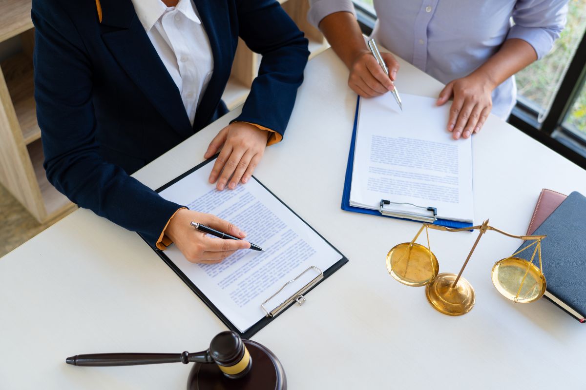 La creazione di un contratto giuridicamente vincolante è essenziale per garantire che tutte le parti coinvolte in un accordo abbiano chiari i propri diritti e obblighi.