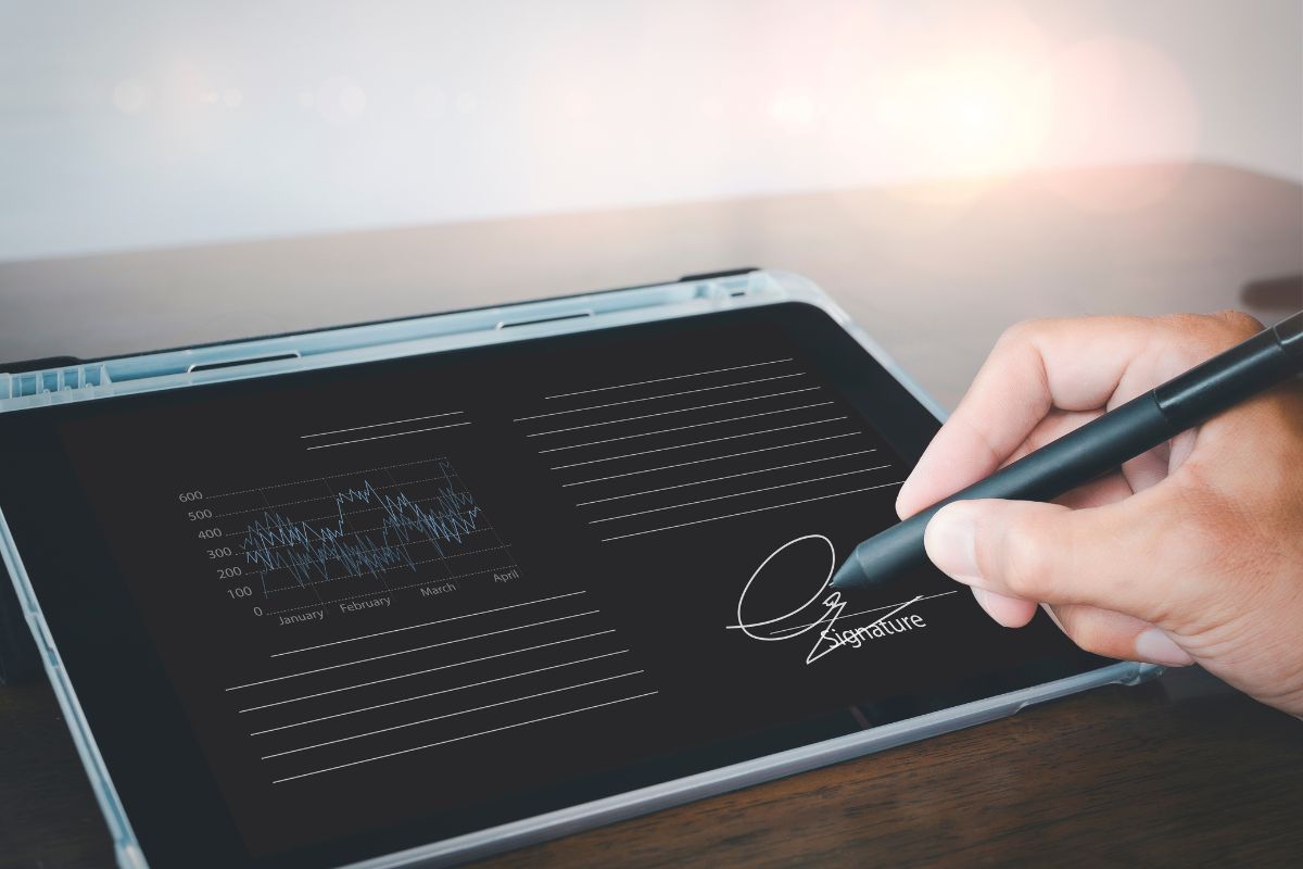 L'adoption de la signature électronique offre de nombreux avantages, tant pour les particuliers que pour les entreprises.