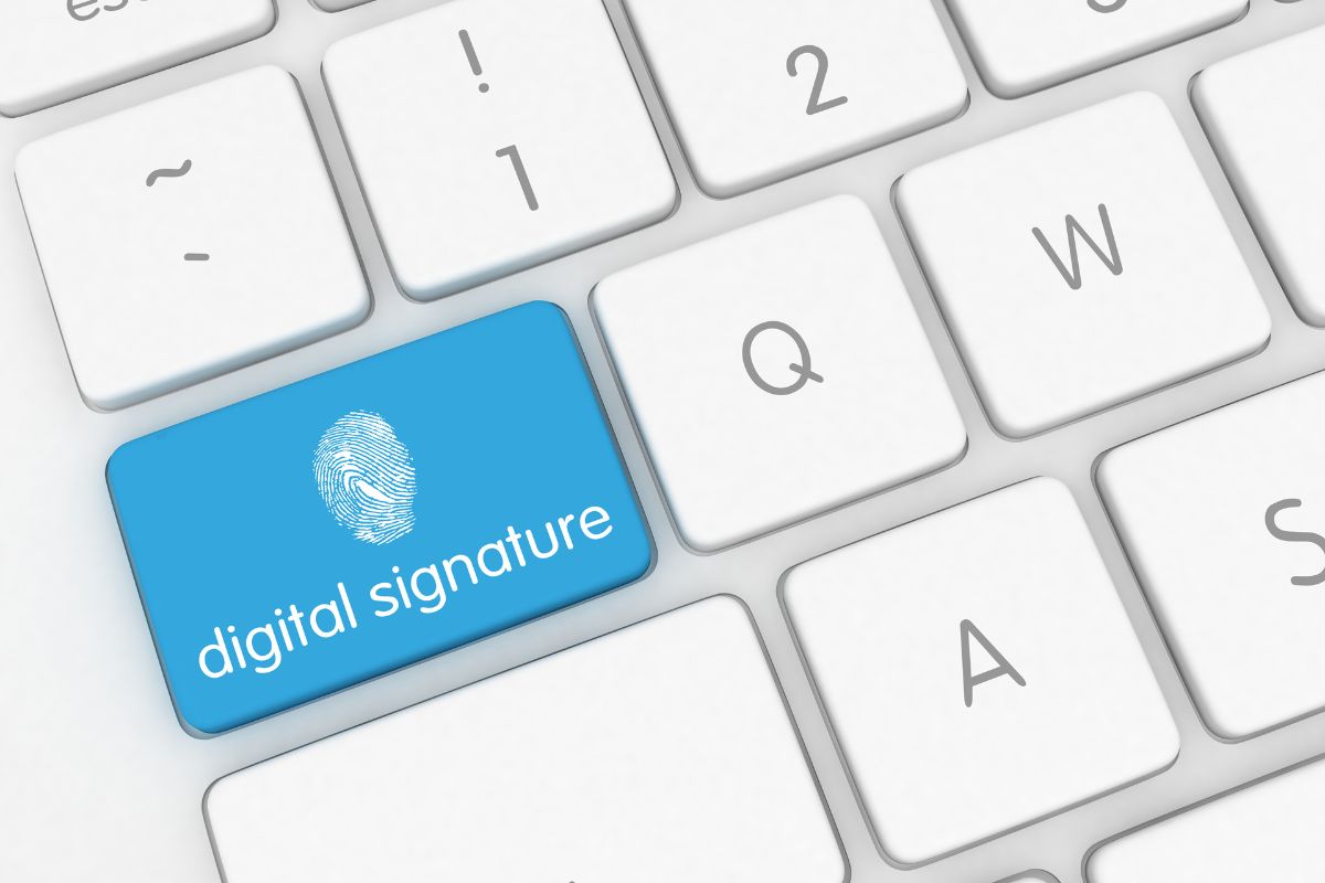 Die Tastatur zeigt eine Registerkarte für digitale Signaturen an.